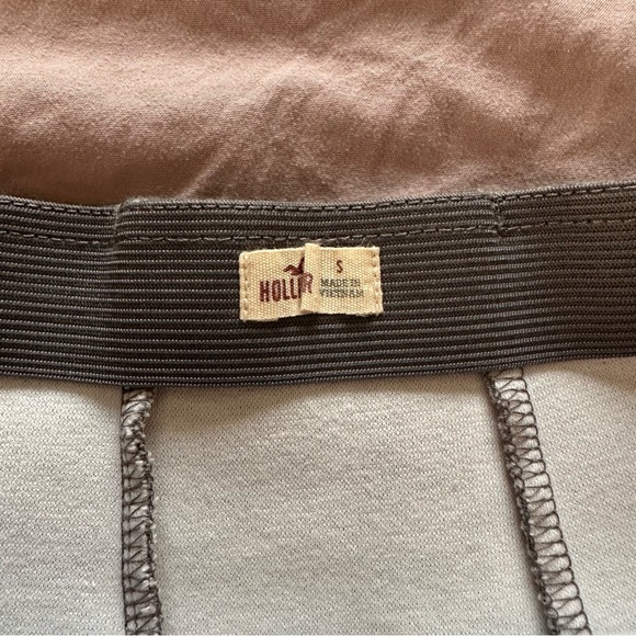 Gray Hollister Mini Skirt - Picture 4 of 4